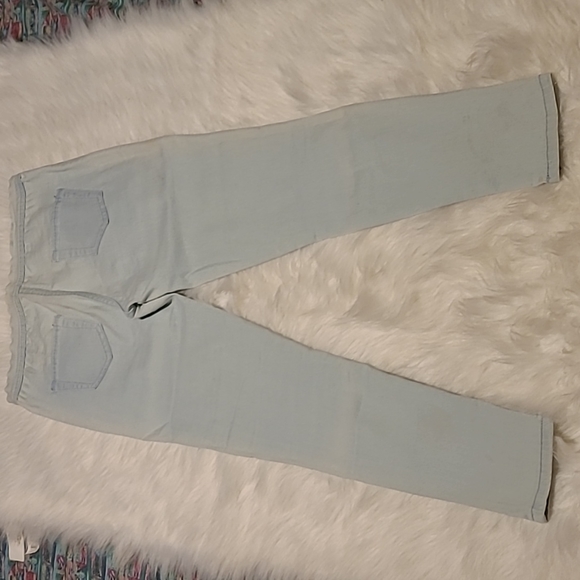 High-waisted Jean's - Picture 4 of 5